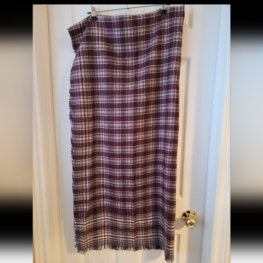 Abercrombie & Fitch NY - Plaid Scarf - Super Soft - Burgundy Plaid